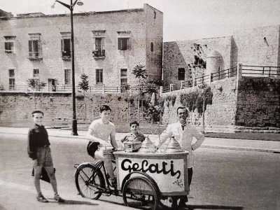 Uno di questi era Antonio Morgese, che a met� del 900 girava per la citt� vendendo gelato al limone